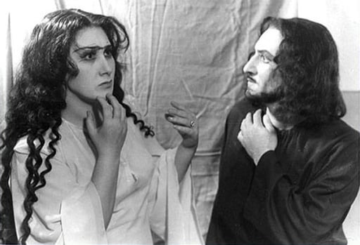 Leyli - R.Muradova, Məcnun - B.Mirzəyev