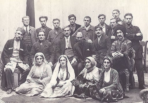 1928/29 il mövsumu. Azərbaycan Dövlət Opera və Balet Teatrının truppası.Tamaşasindan sonra.