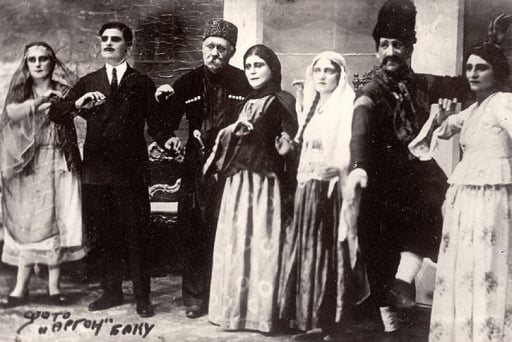 Tamaşanın son səhnə görüntüsü