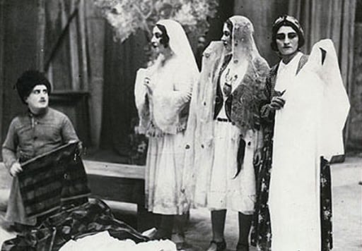 Əsgər - H.Hacıbıbıbəyov Asya - Xurşud Qacar, Gülçöhrə - Məhbubə Paşayeva, Telli - Həqiqət Rzayeva. 1928 / 29 illər