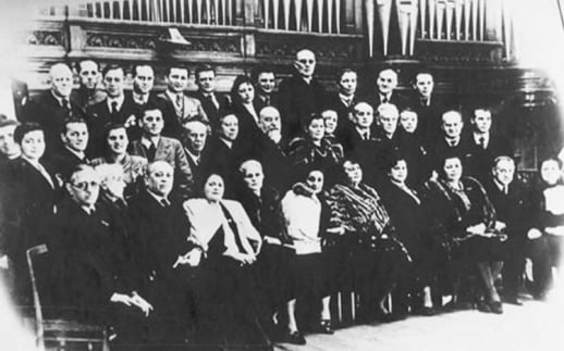 Ü.Hacıbəyli bir qrup Sovet incəsənət xadimləri ilə