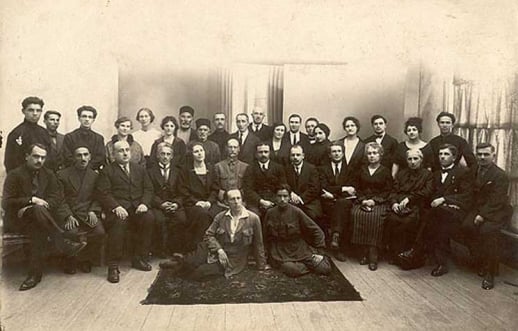 Ü.Hacıbəyli teatr xadimləri arasında